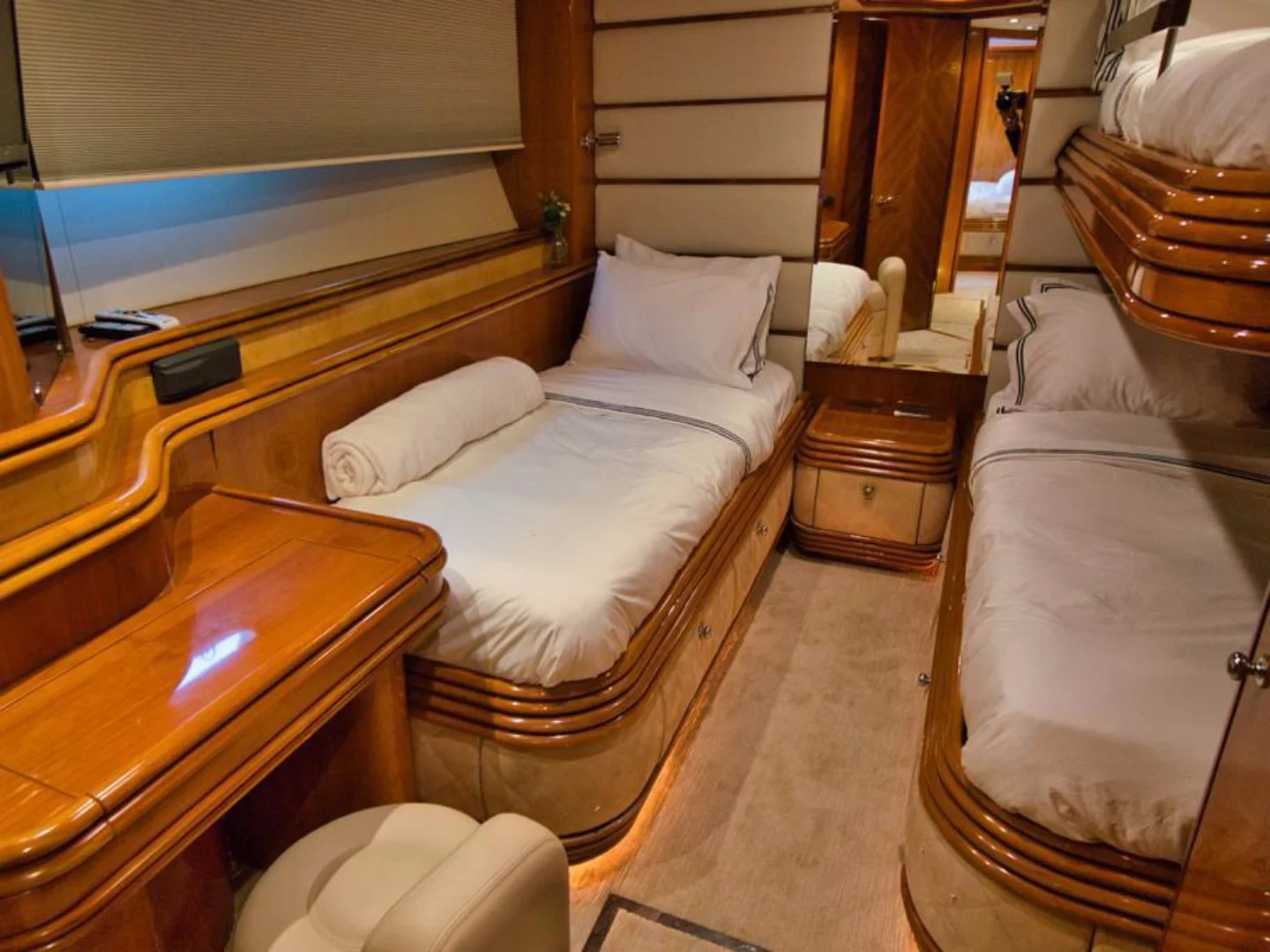 YCM105 | Sunseeker 105 - Photo 33
