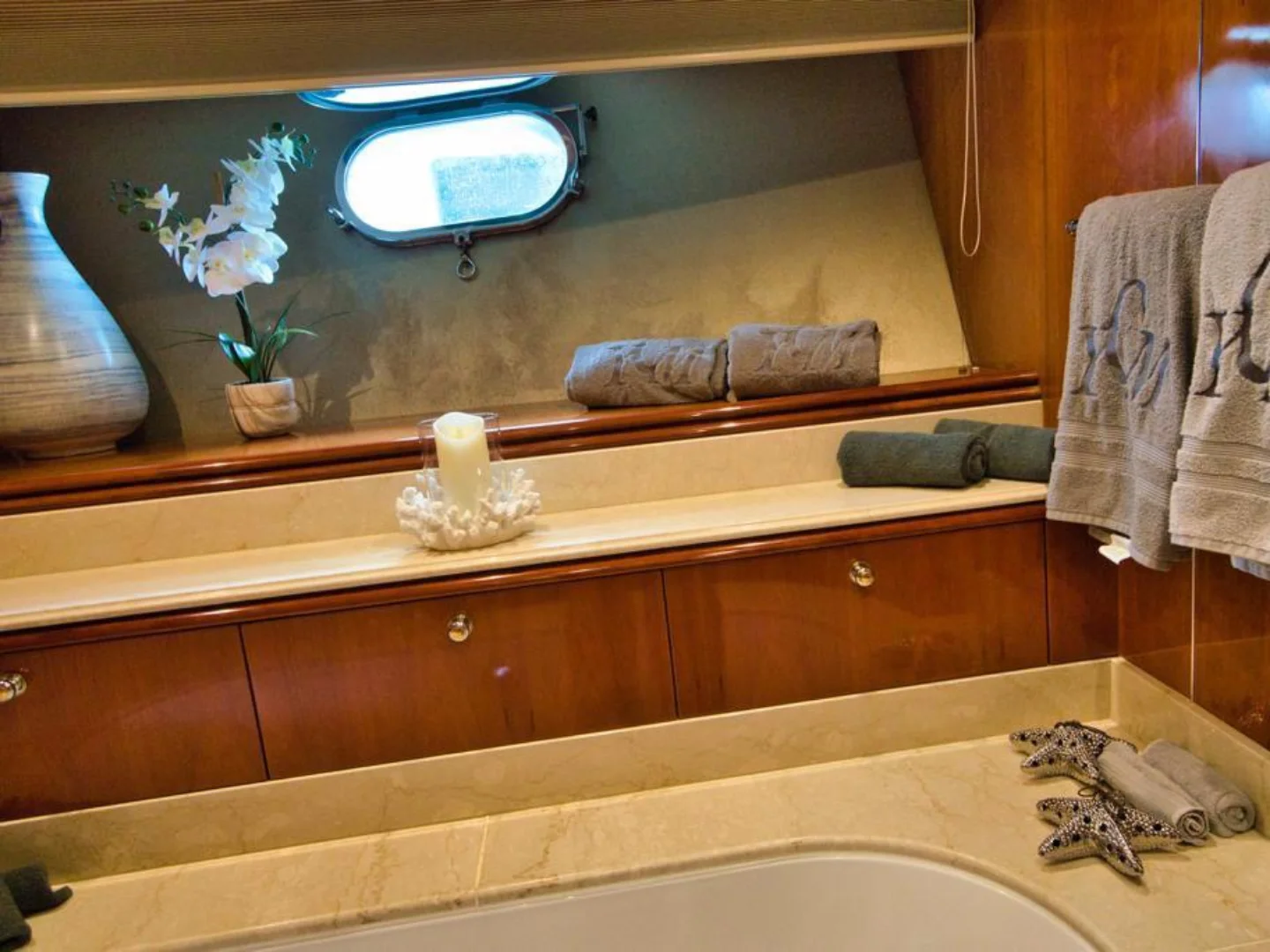 YCM105 | Sunseeker 105 - Photo 35