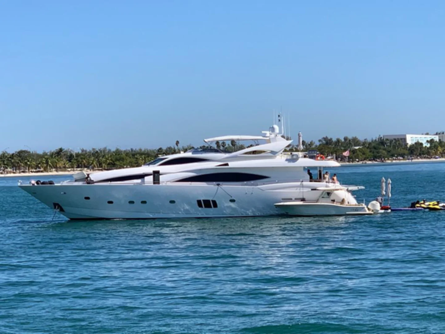 YCM105 | Sunseeker 105 - Photo 5