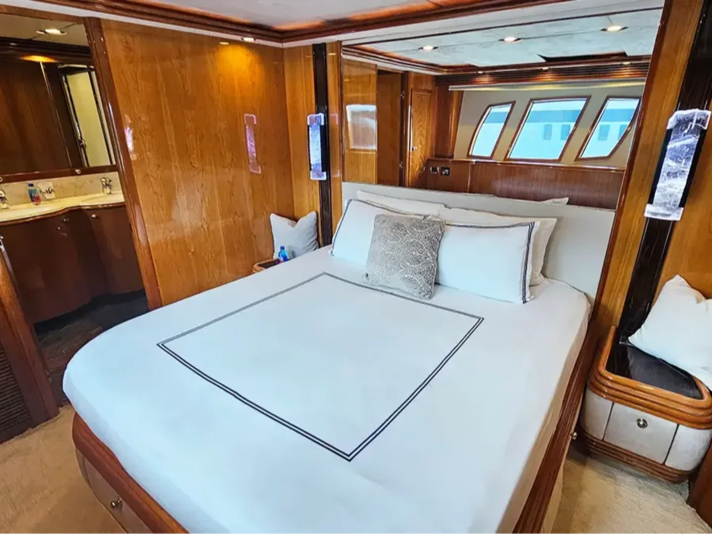YCM105 | Sunseeker 105 - Photo 74