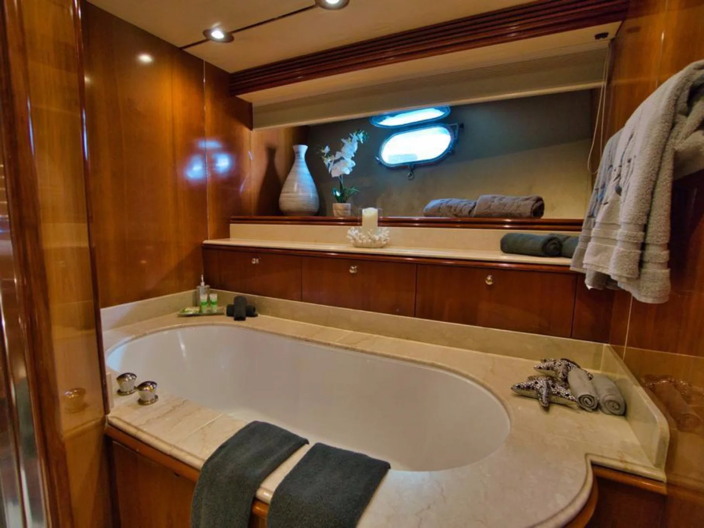 YCM105 | Sunseeker 105 - Photo 42