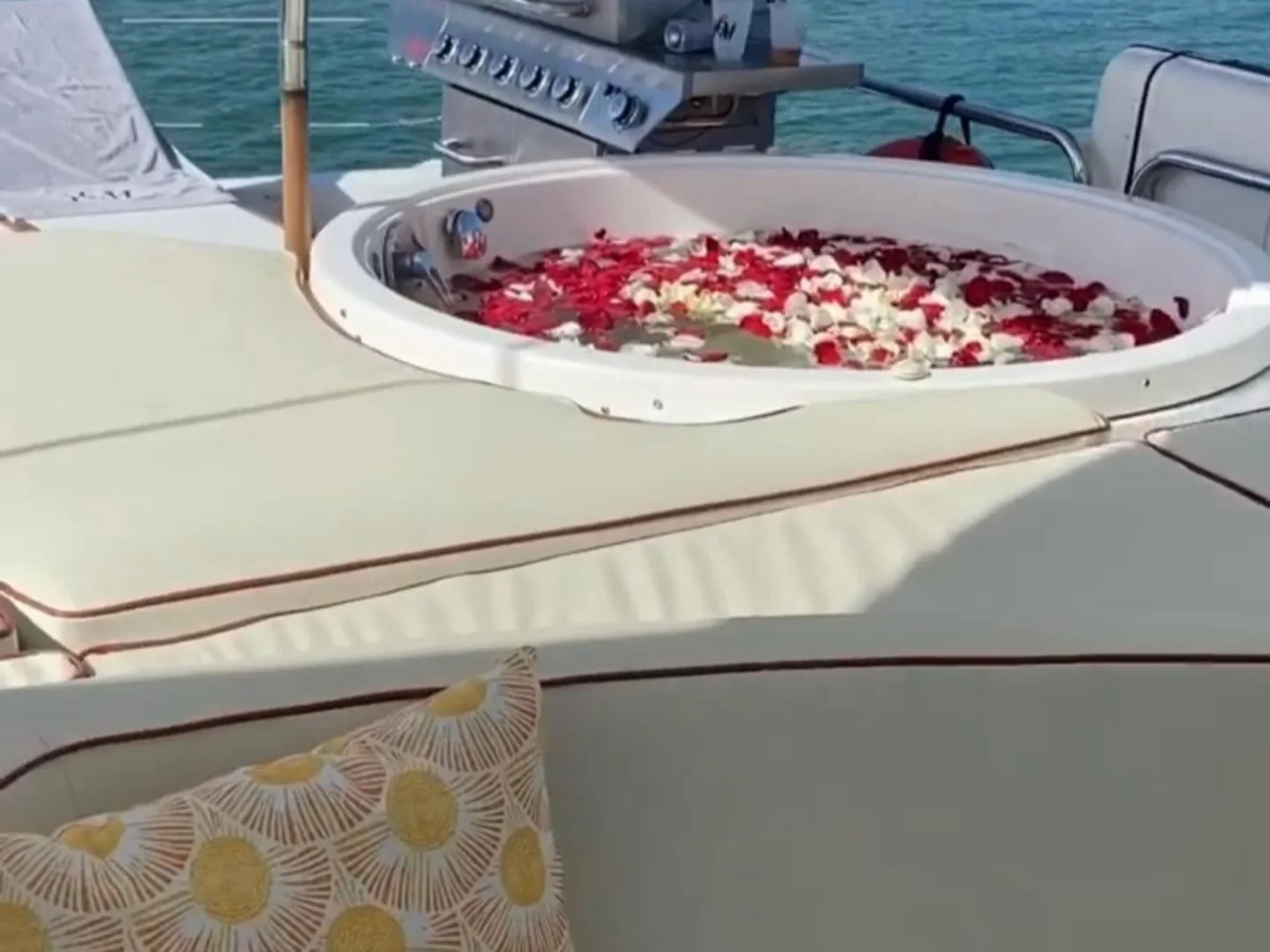 YCM105 | Sunseeker 105 - Photo 11