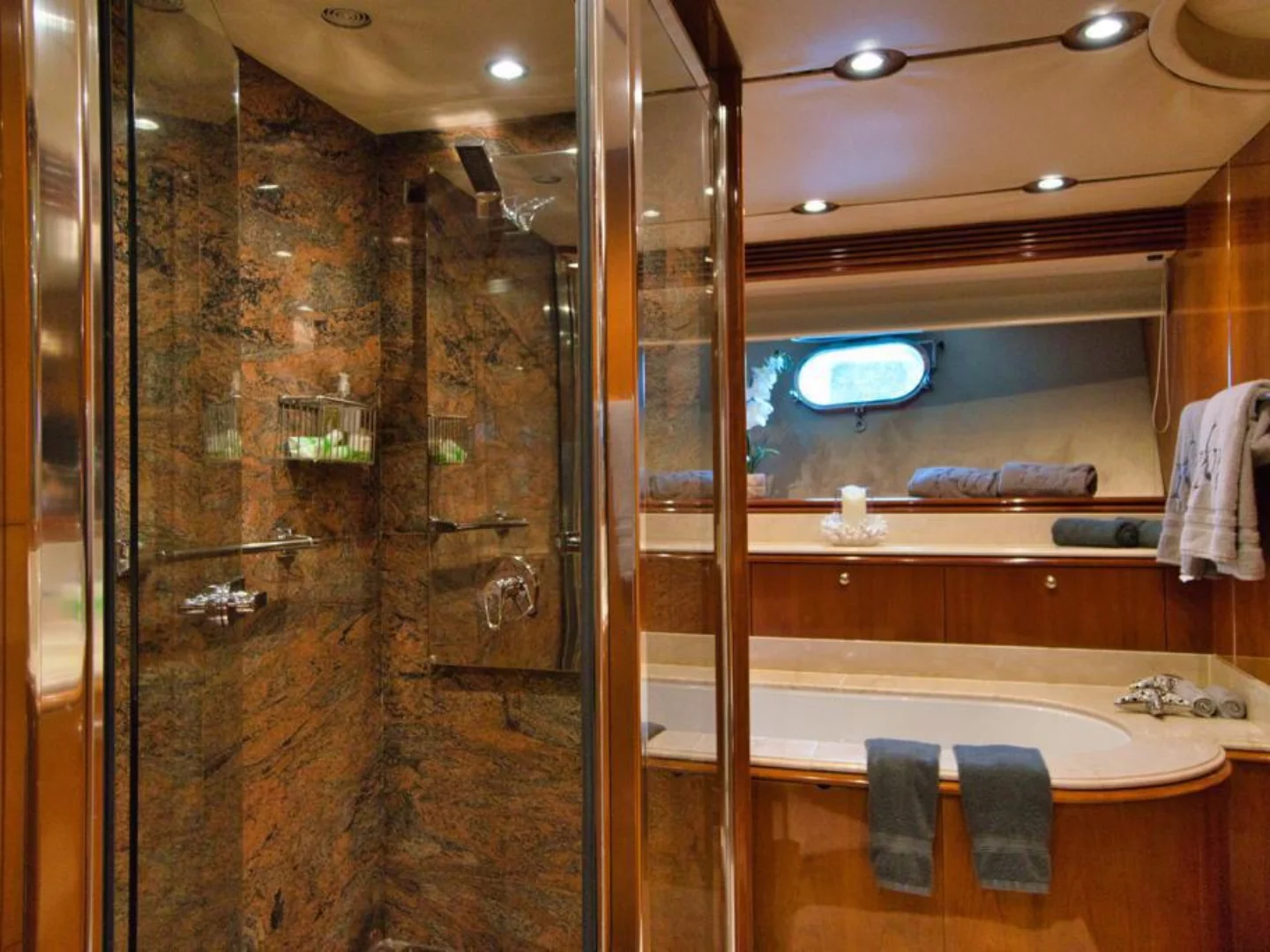 YCM105 | Sunseeker 105 - Photo 37