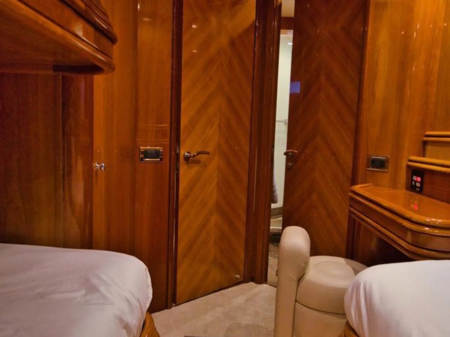 YCM105 | Sunseeker 105 - Photo 41