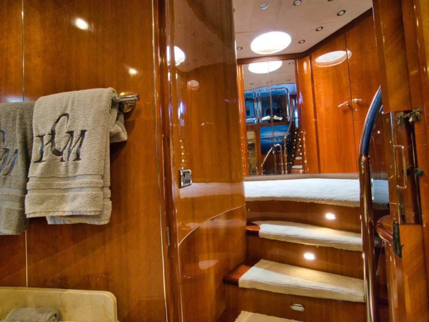 YCM105 | Sunseeker 105 - Photo 48