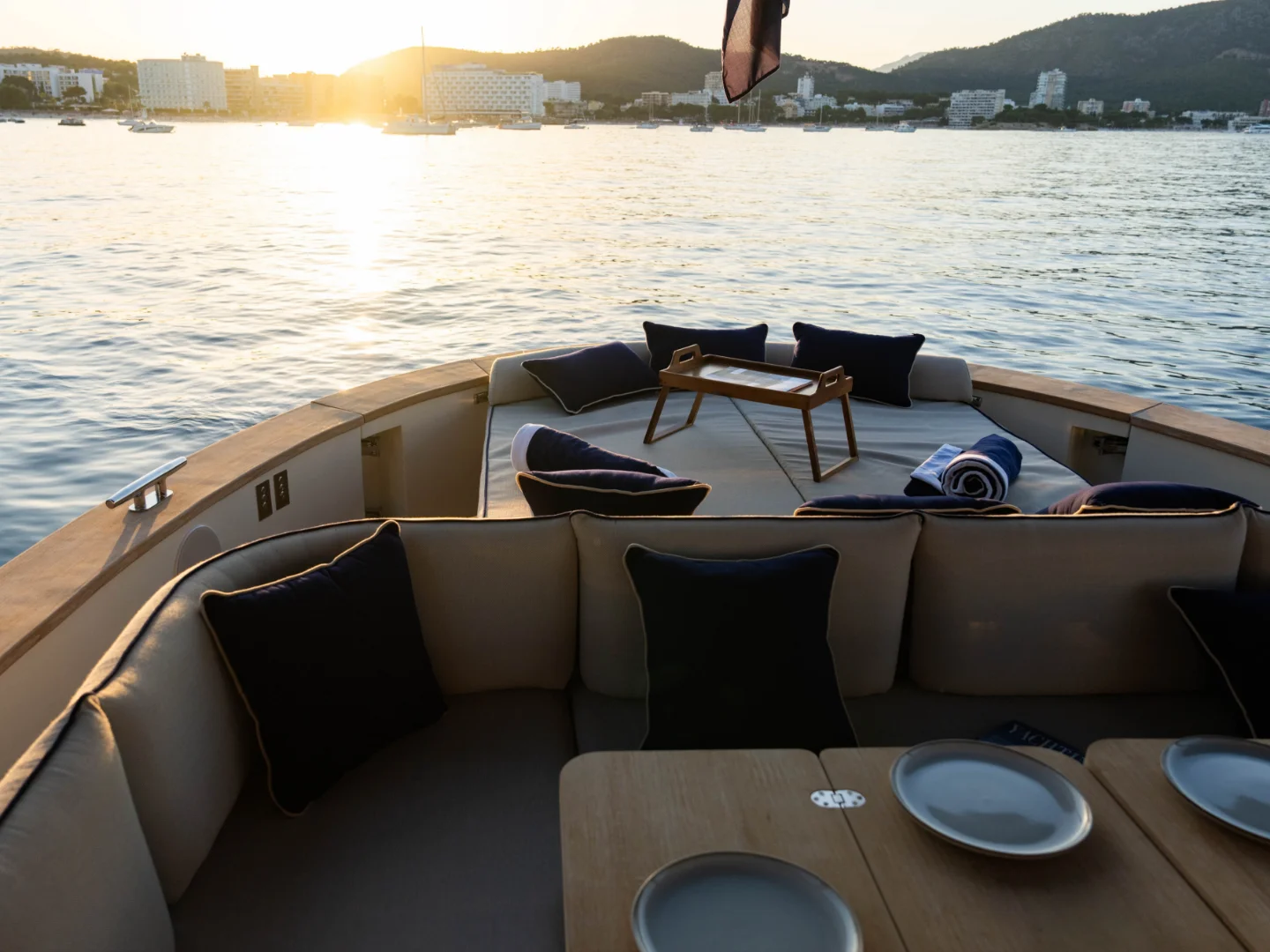Samar 50 Solar-electric Modern llaut-inspired yacht - Photo 8