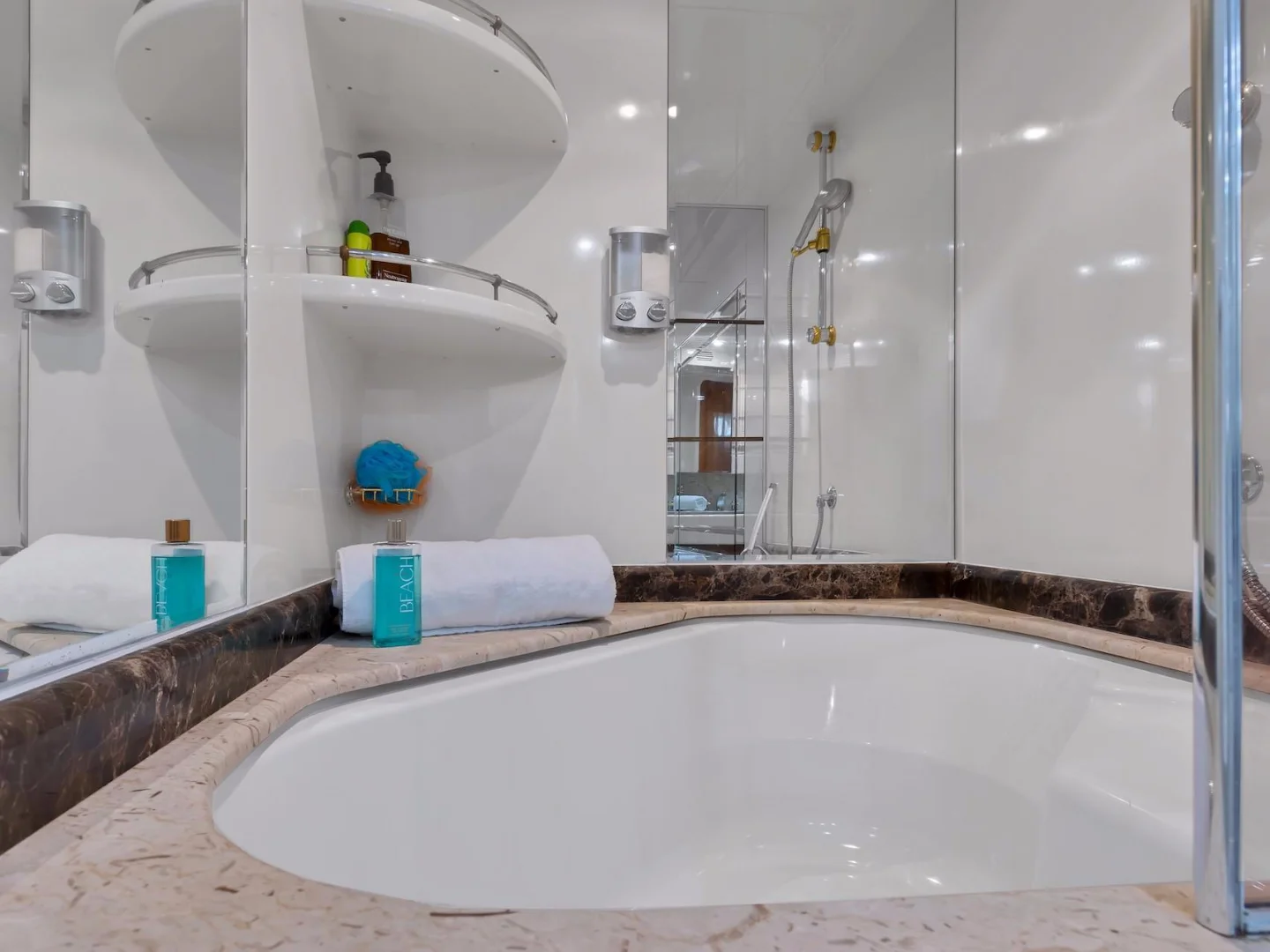 ELIZEE | Azimut 85 - Photo 46