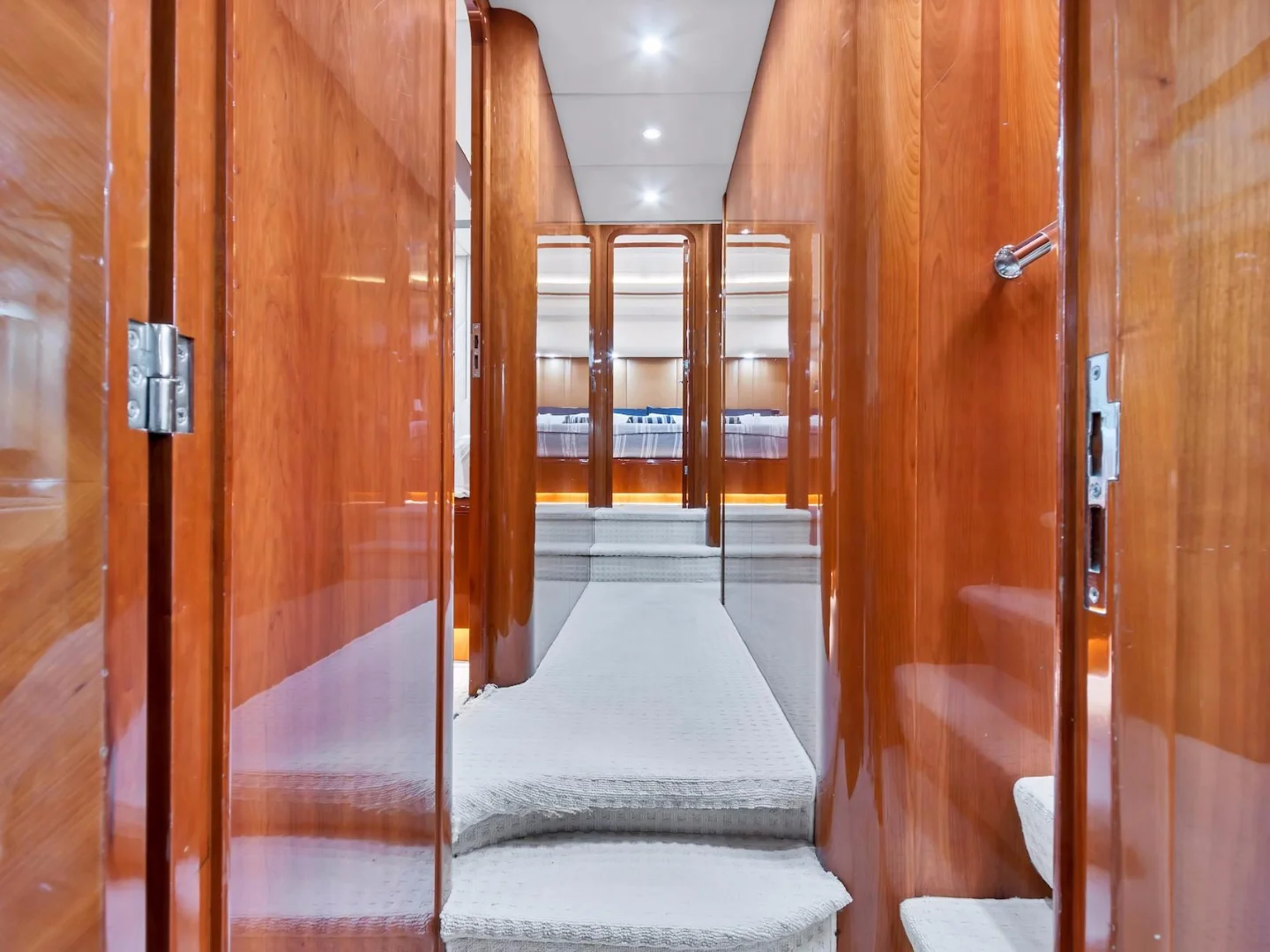 ELIZEE | Azimut 85 - Photo 36
