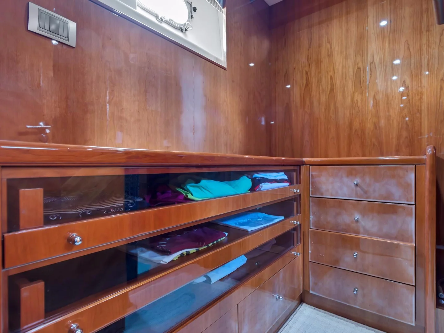 ELIZEE | Azimut 85 - Photo 42