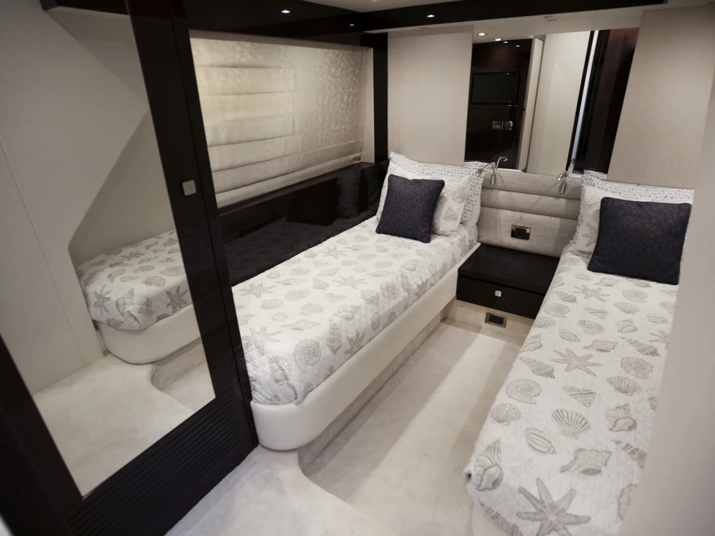 OLEGASEA | Sunseeker Manhattan 66 - Photo 20