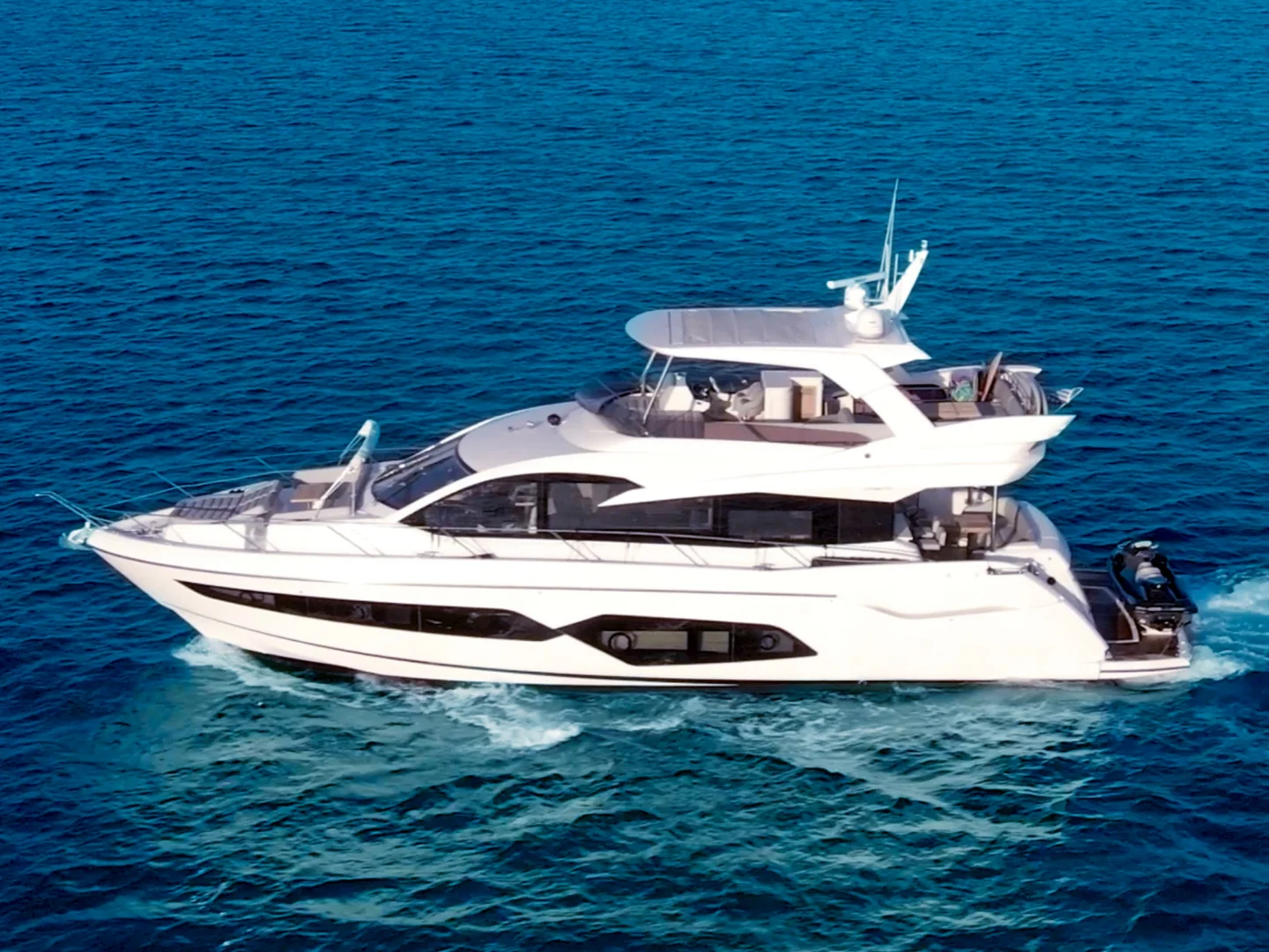 OLEGASEA | Sunseeker Manhattan 66 - Photo 3