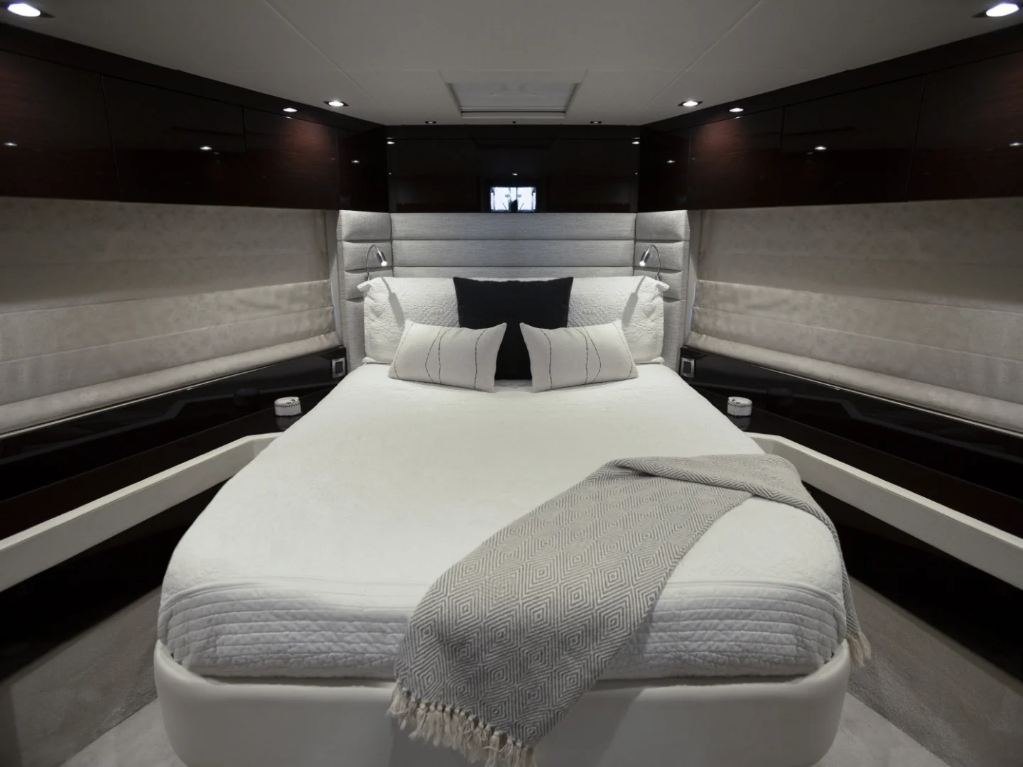 OLEGASEA | Sunseeker Manhattan 66 - Photo 26