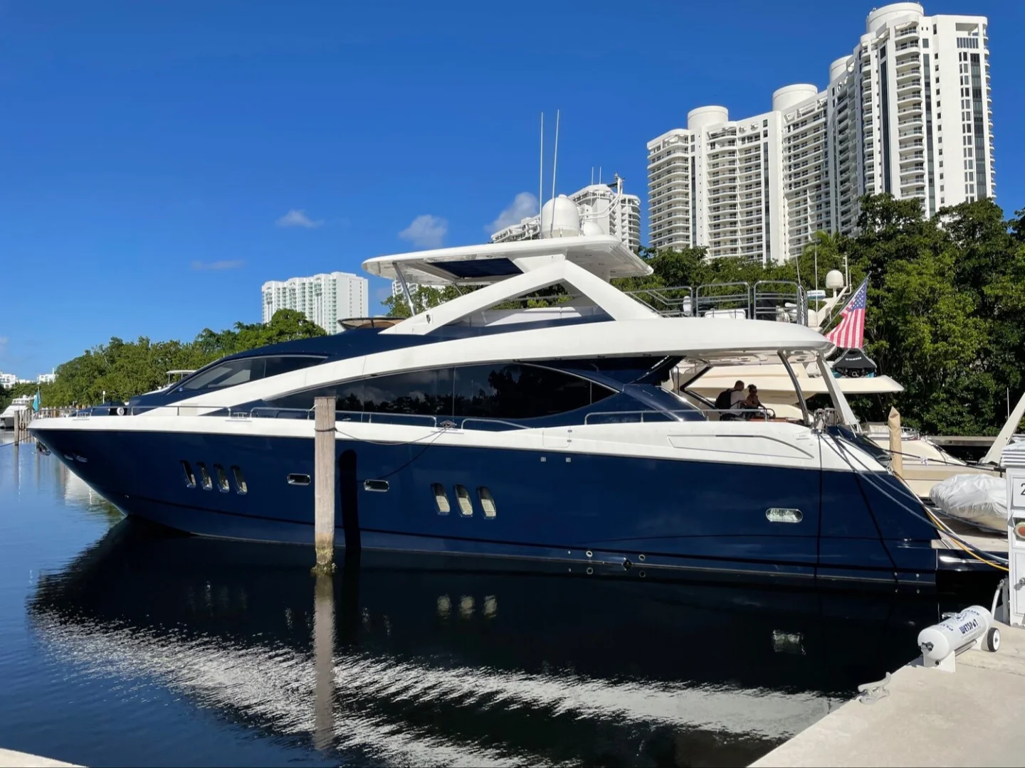 THE CABANA | Sunseeker 86 - Photo 7