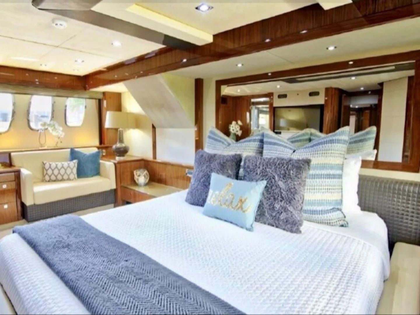 THE CABANA | Sunseeker 86 - Photo 38