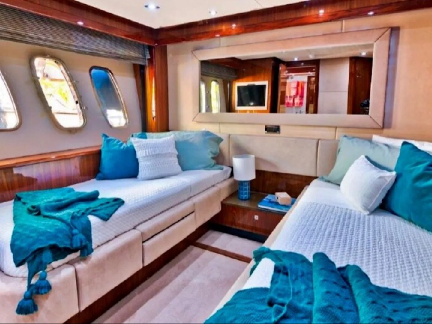 THE CABANA | Sunseeker 86 - Photo 43