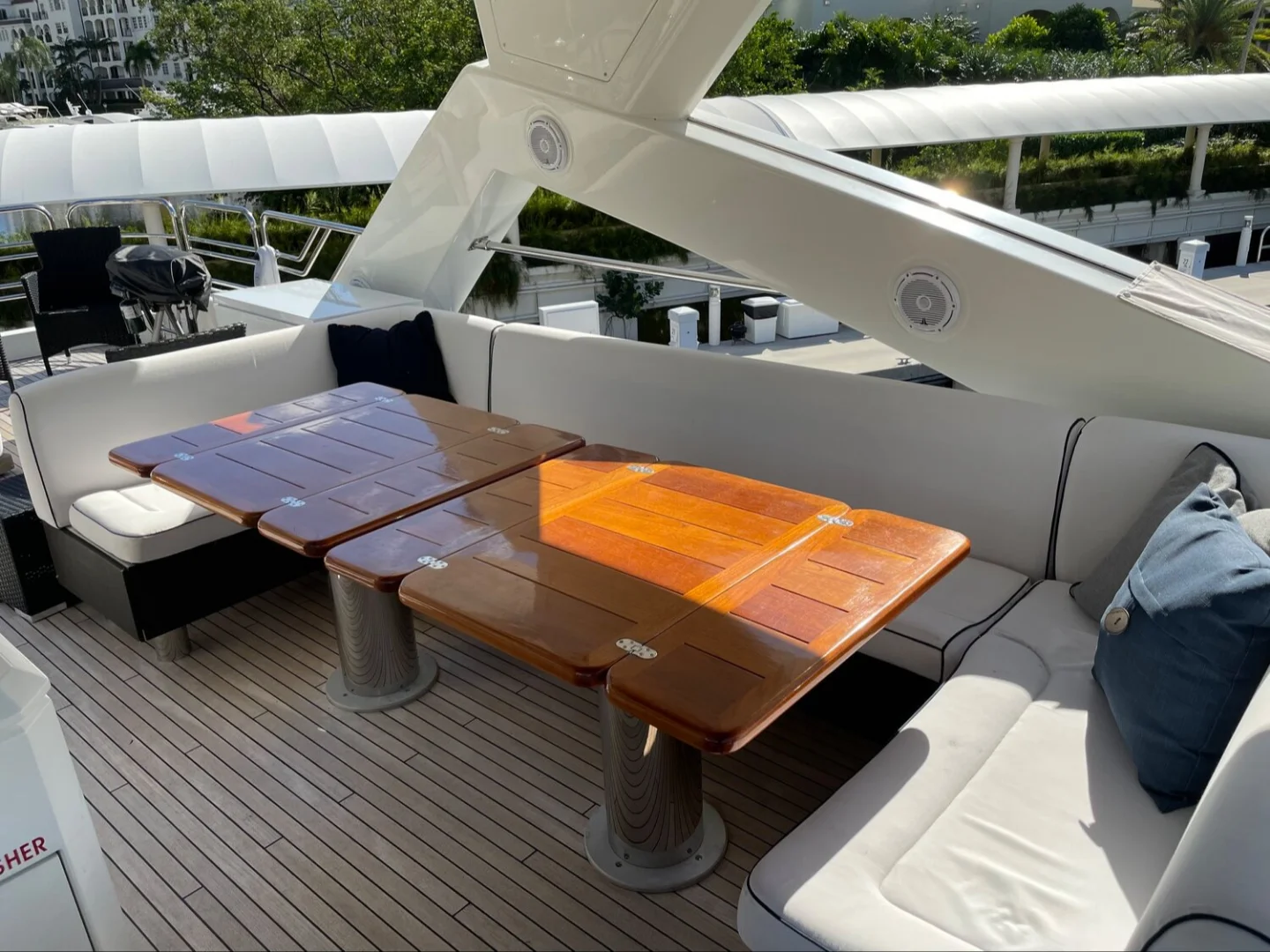 THE CABANA | Sunseeker 86 - Photo 19