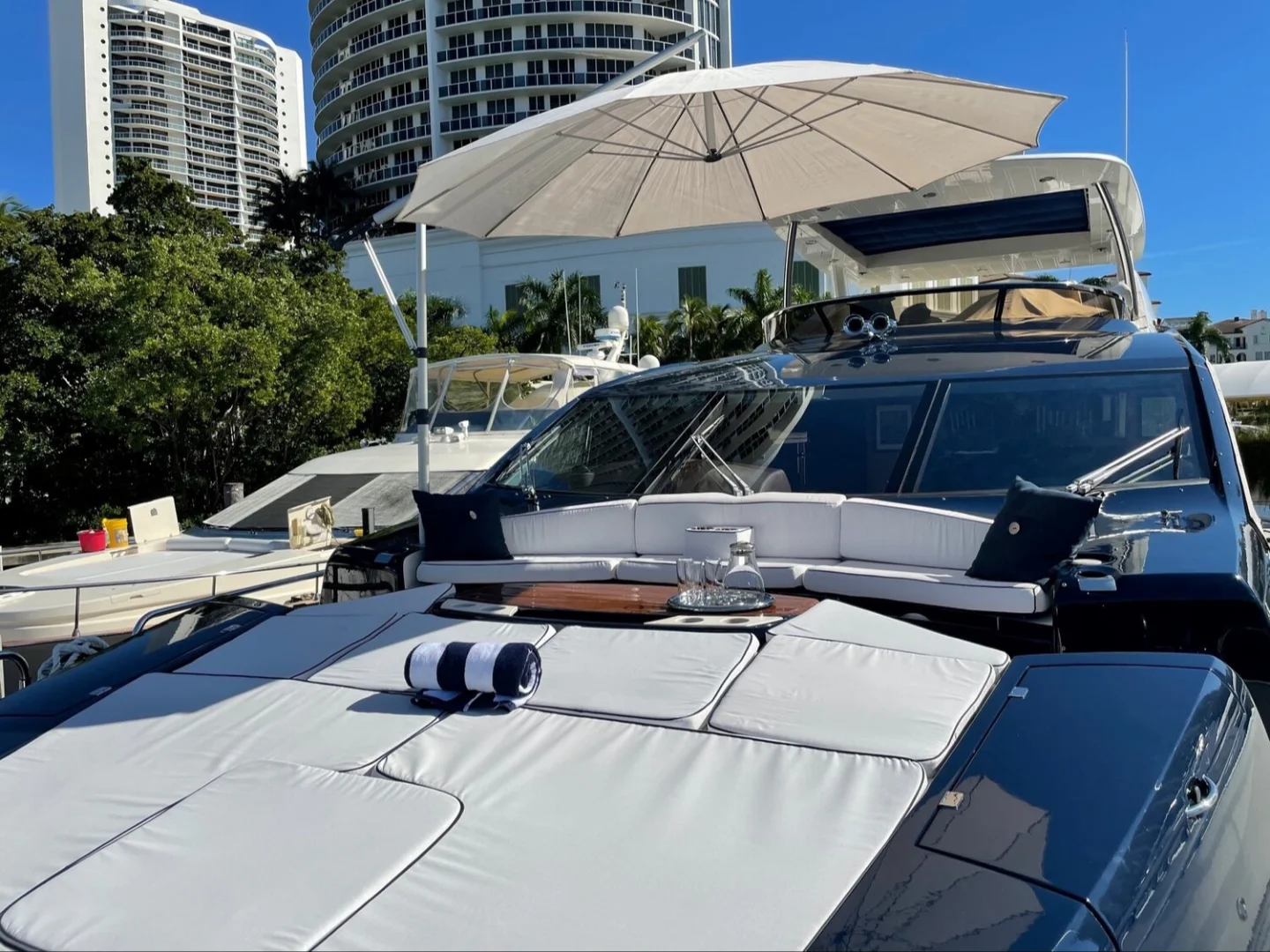 THE CABANA | Sunseeker 86 - Photo 11