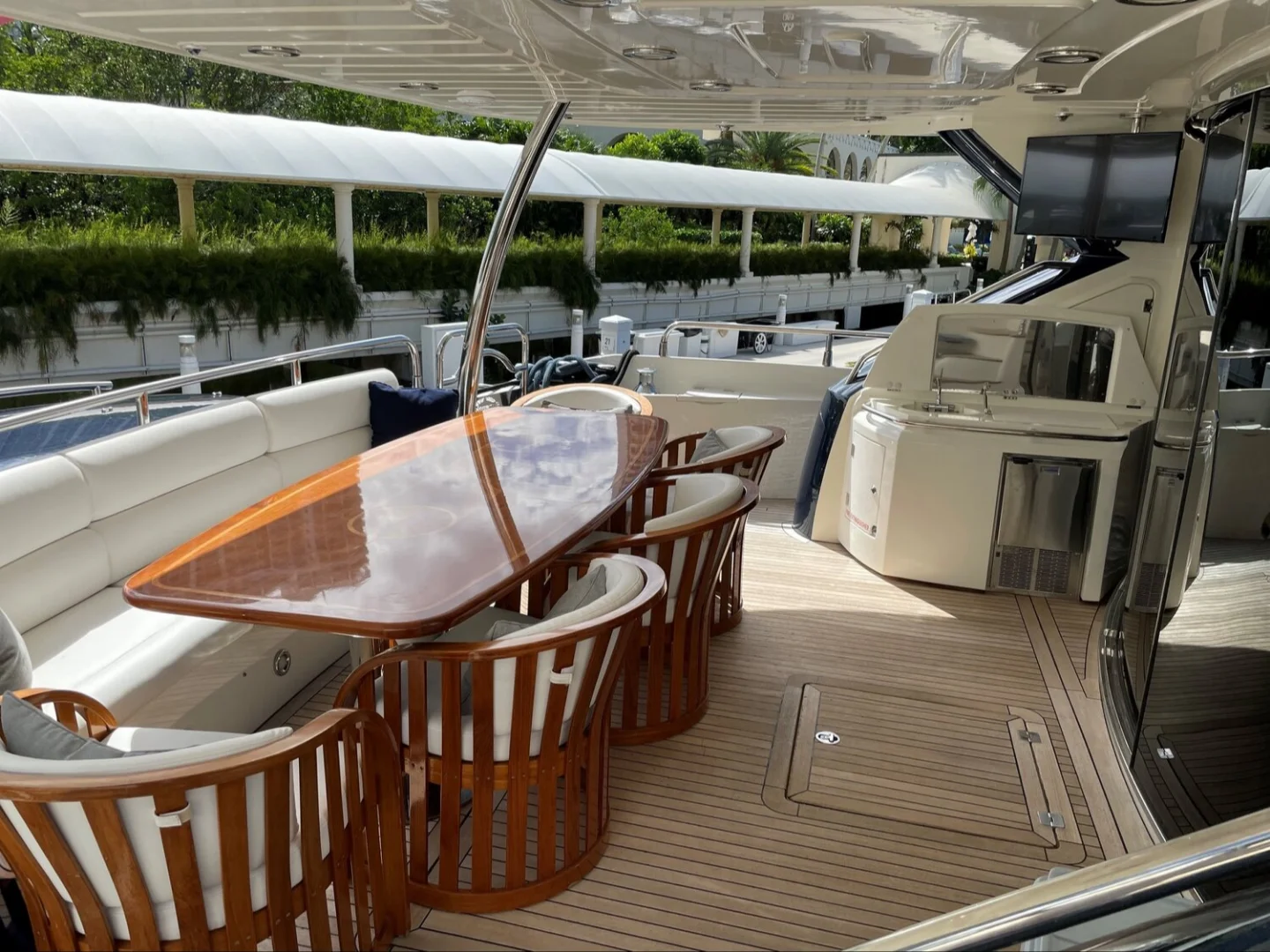 THE CABANA | Sunseeker 86 - Photo 14