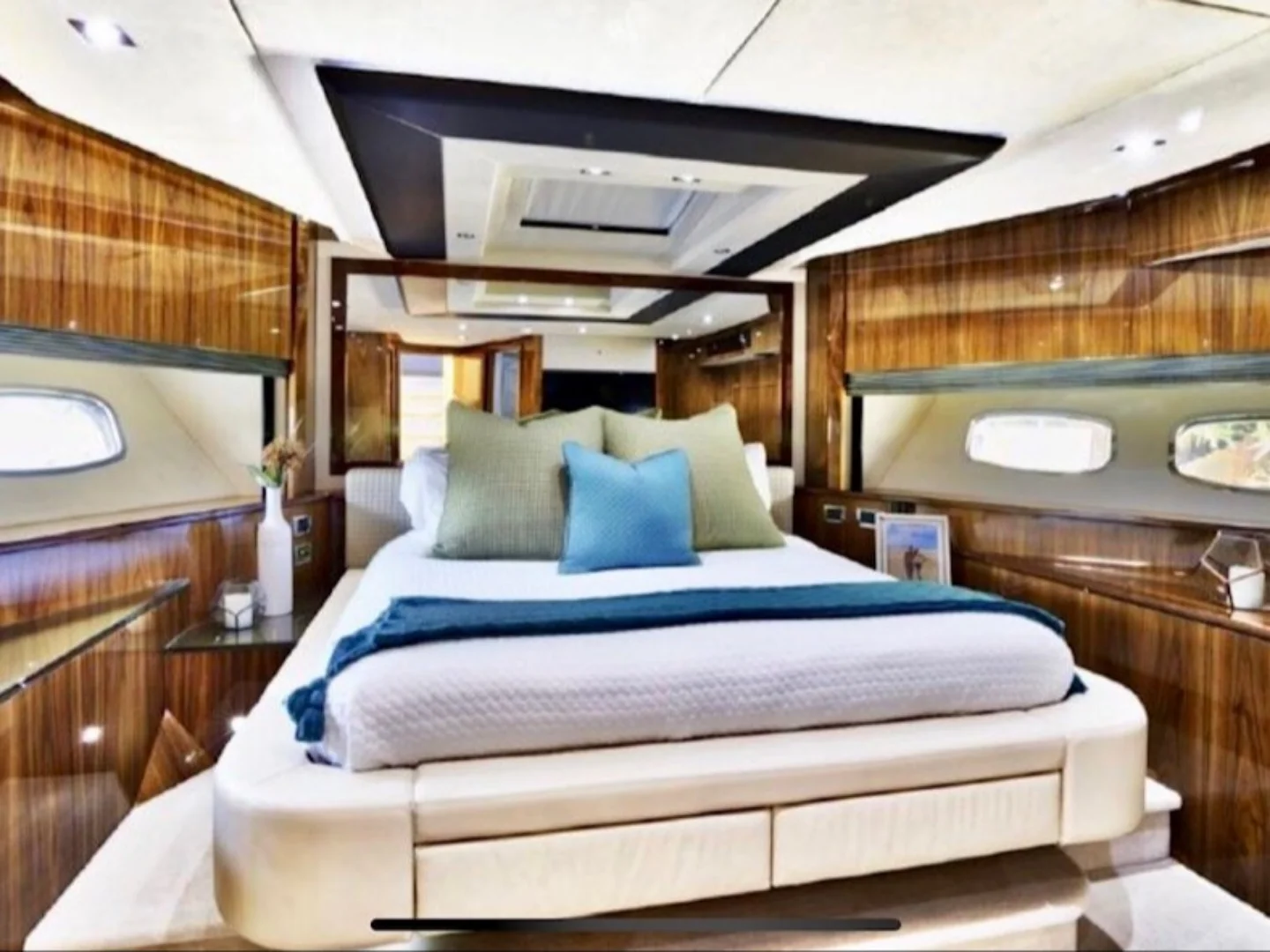 THE CABANA | Sunseeker 86 - Photo 40