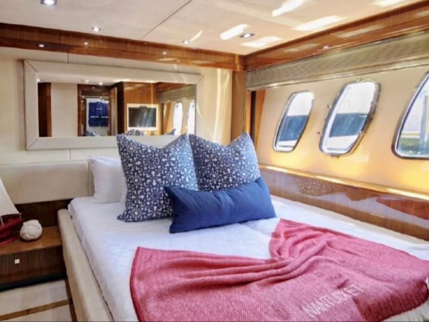 THE CABANA | Sunseeker 86 - Photo 42