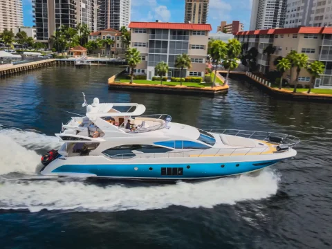 Azimut 70 lupo luxury yacht charter miami