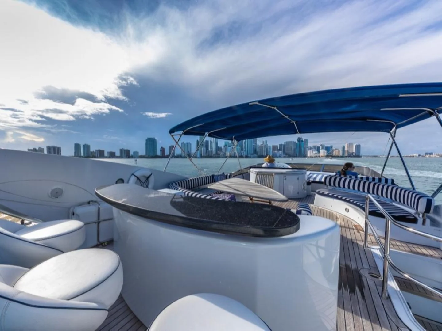 ALAINA | Sunseeker Manhattan 82 - Photo 11