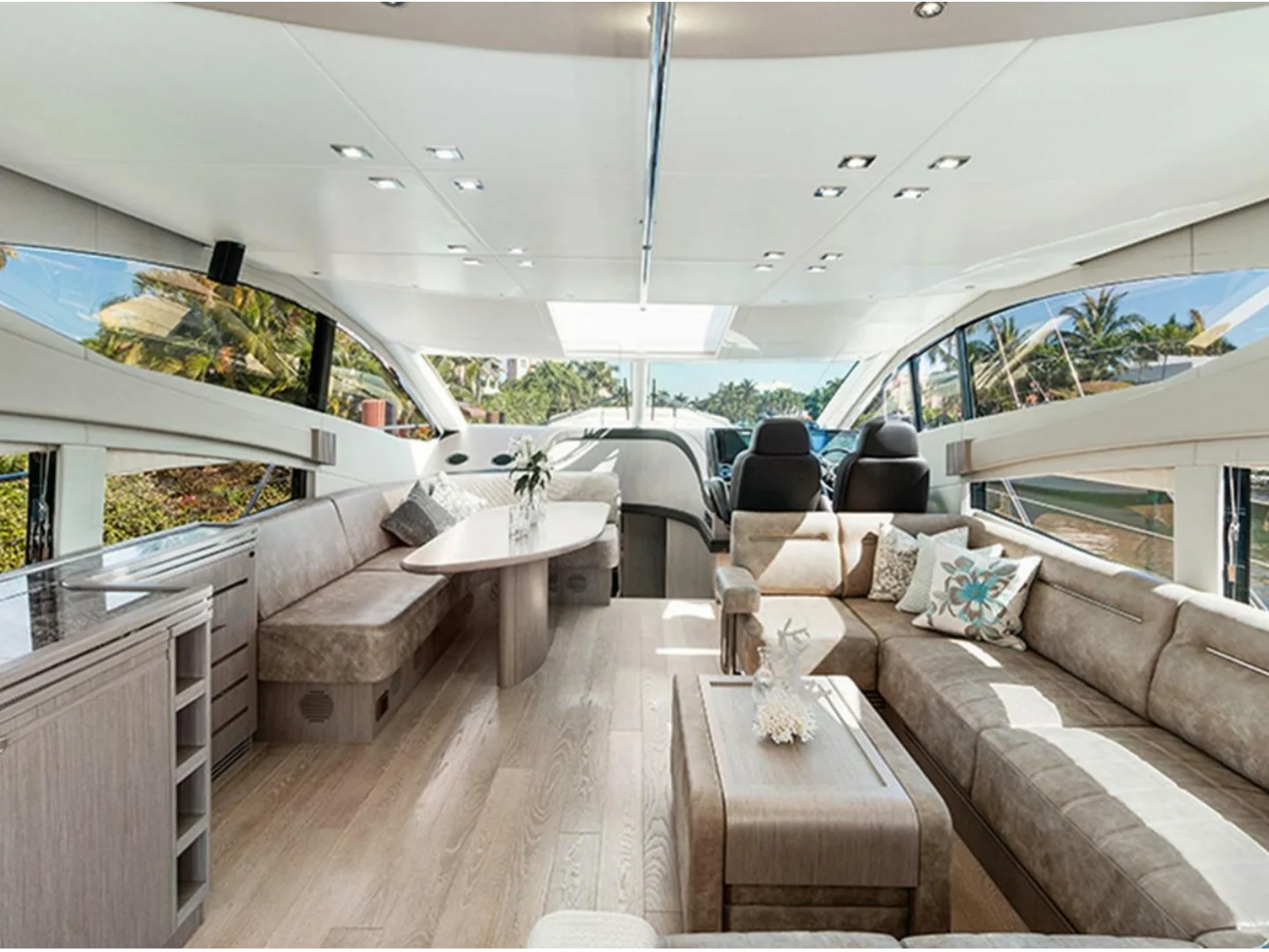Sunseeker 68 Sport Yacht For Sale - Photo 6