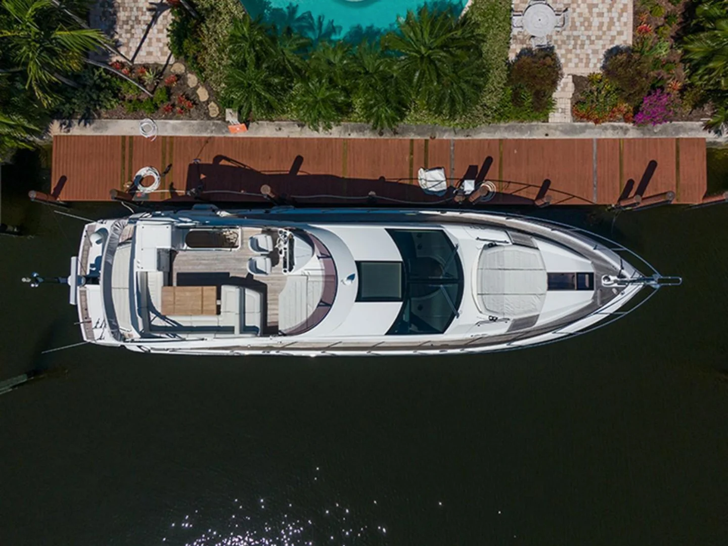 Sunseeker 68 Sport Yacht For Sale - Photo 4