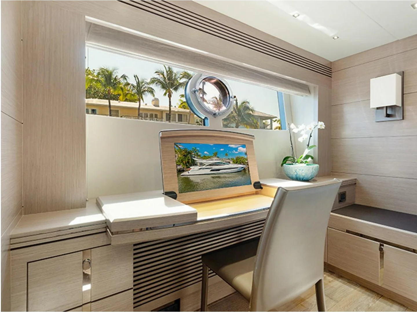Sunseeker 68 Sport Yacht For Sale - Photo 15