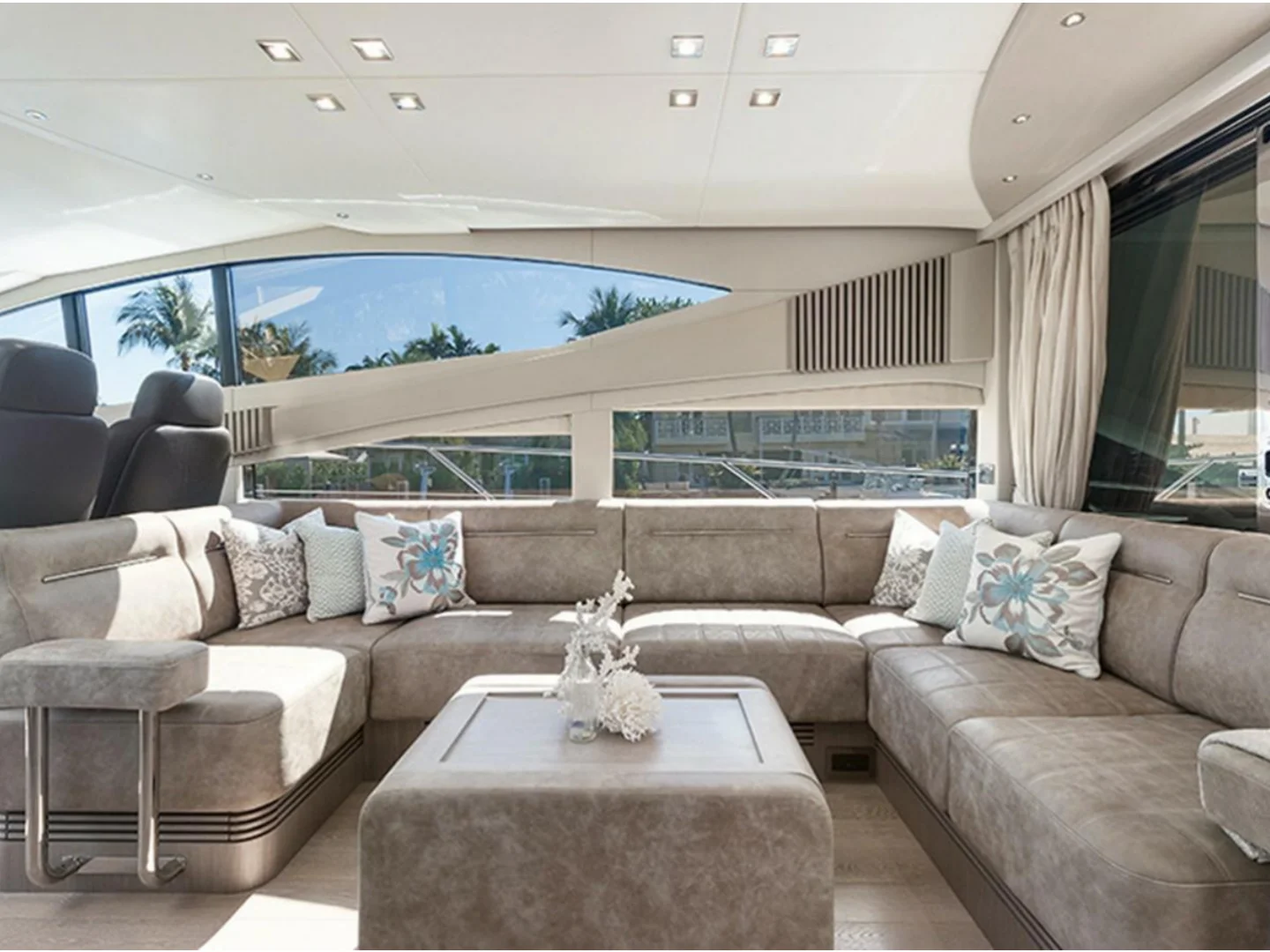 Sunseeker 68 Sport Yacht For Sale - Photo 7