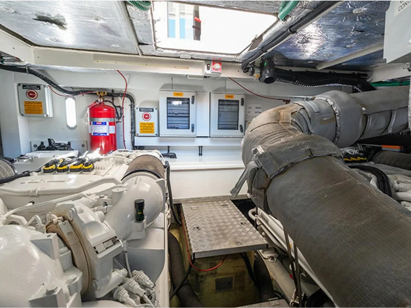 Sunseeker 68 Sport Yacht For Sale - Photo 32