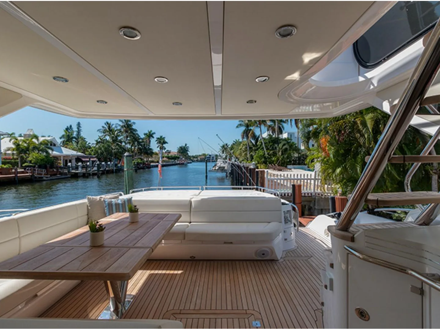 Sunseeker 68 Sport Yacht For Sale - Photo 29