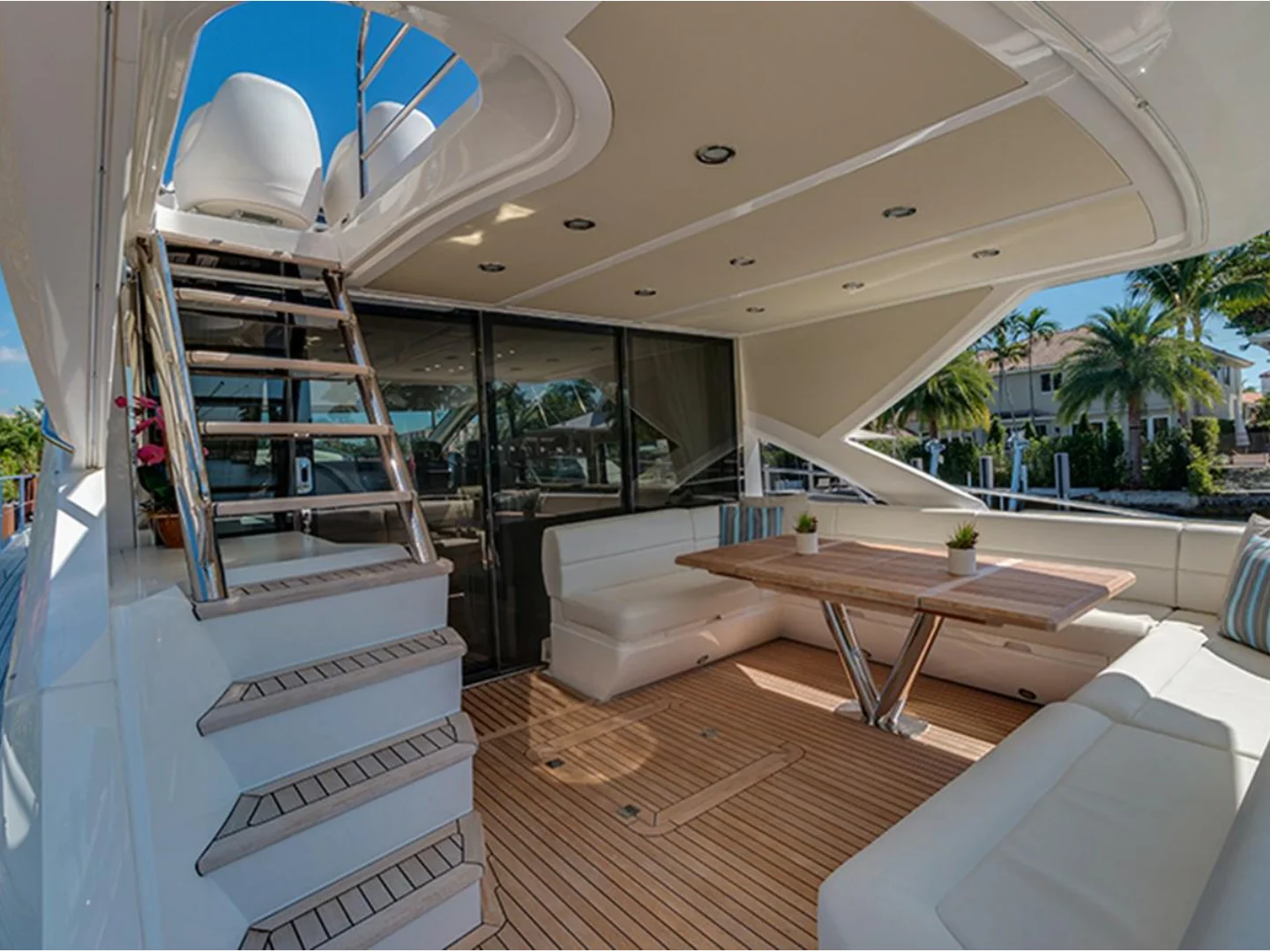Sunseeker 68 Sport Yacht For Sale - Photo 31