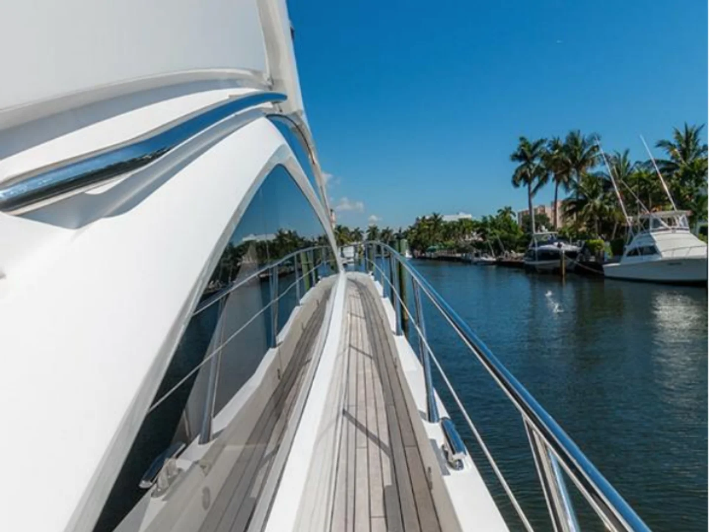 Sunseeker 68 Sport Yacht For Sale - Photo 27
