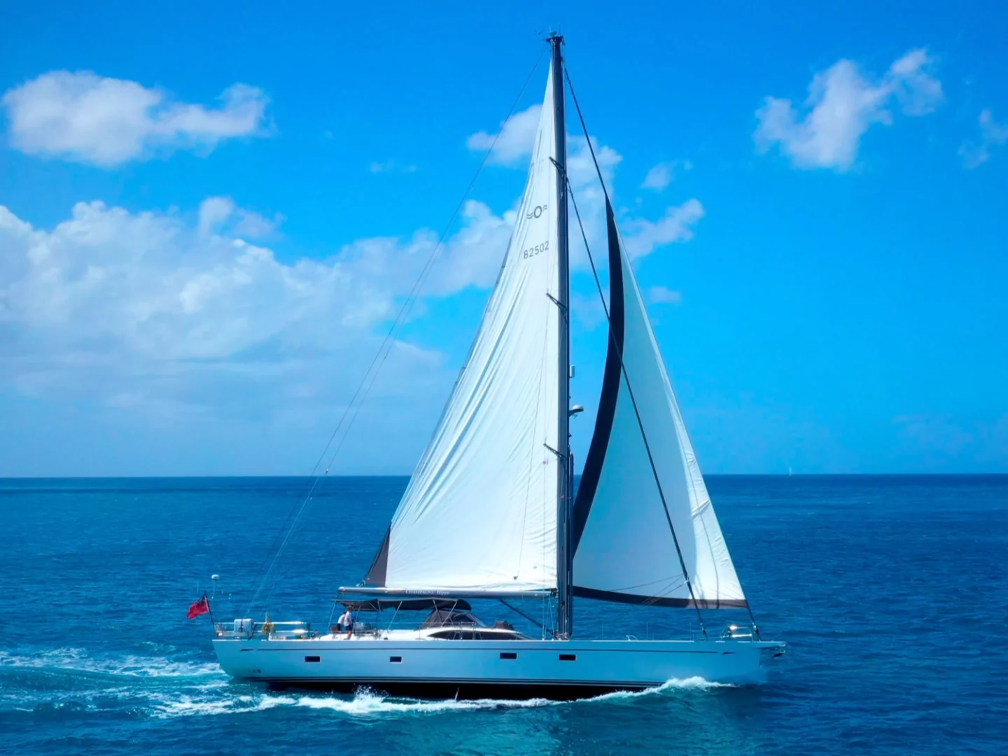 CHAMPAGNE HIPPY | Oyster 825 - Photo 2