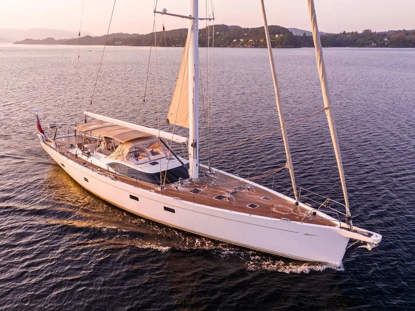 CHAMPAGNE HIPPY | Oyster 825 - Photo 3