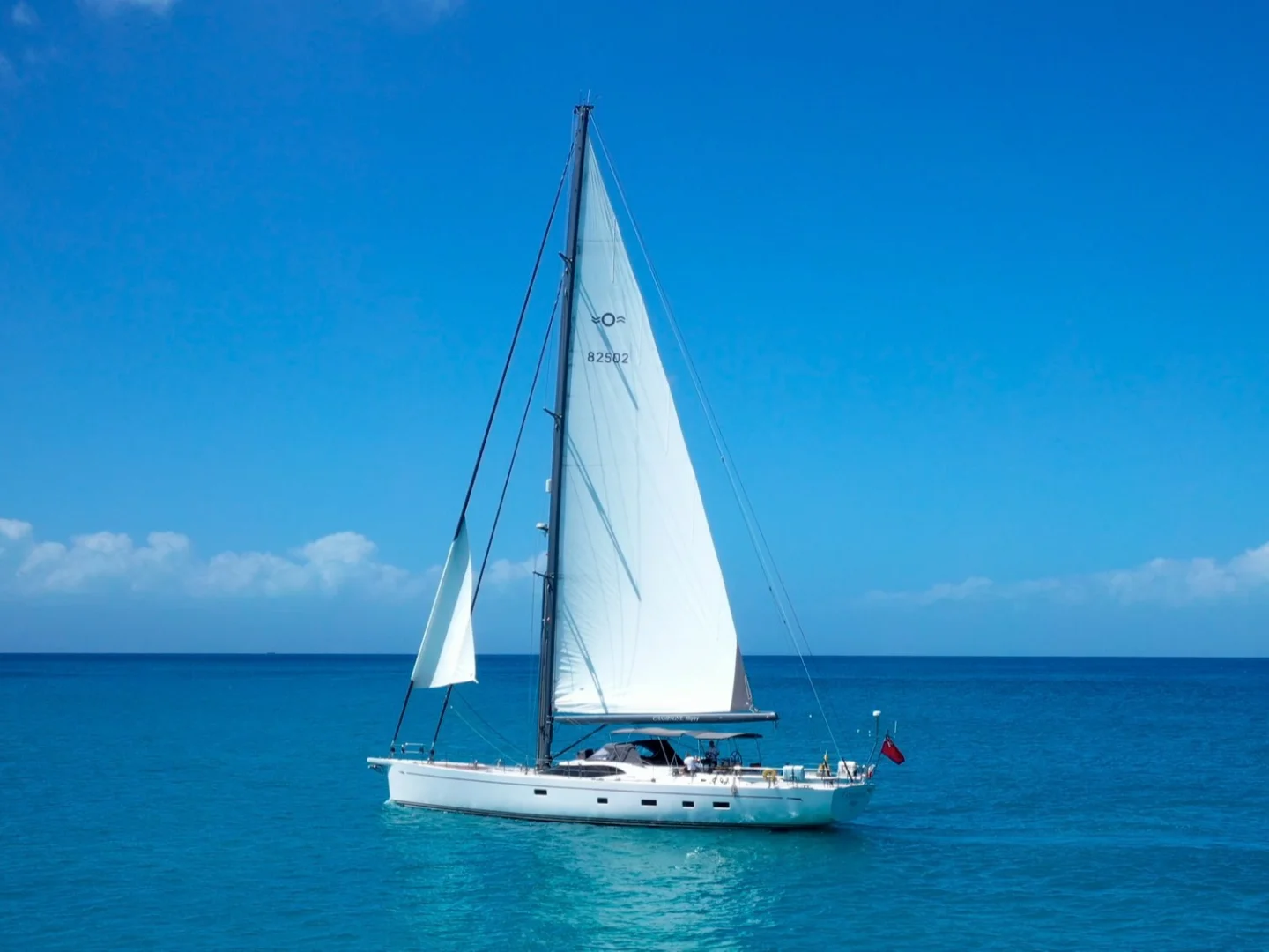 CHAMPAGNE HIPPY | Oyster 825 - Photo 6