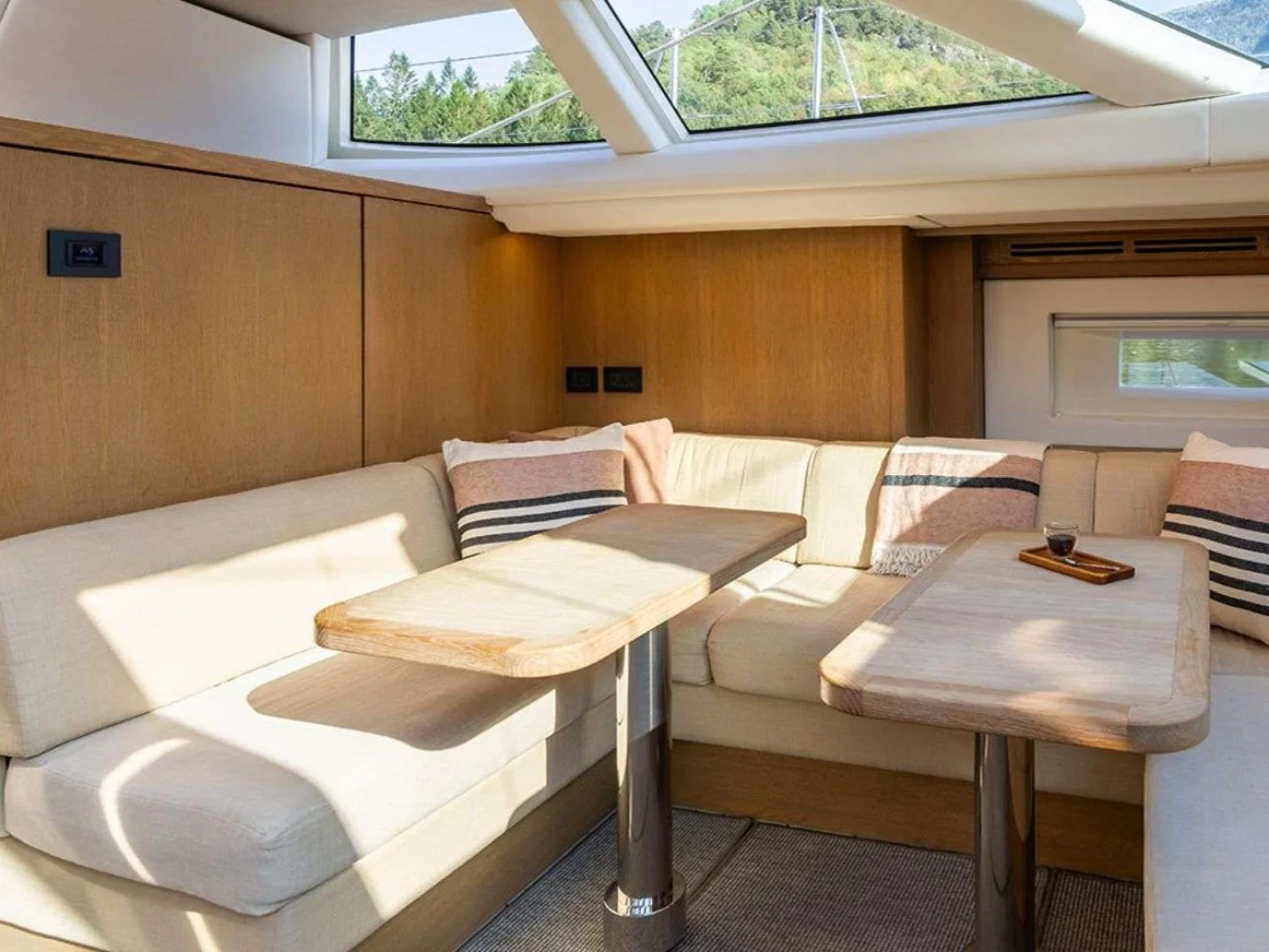 CHAMPAGNE HIPPY | Oyster 825 - Photo 24