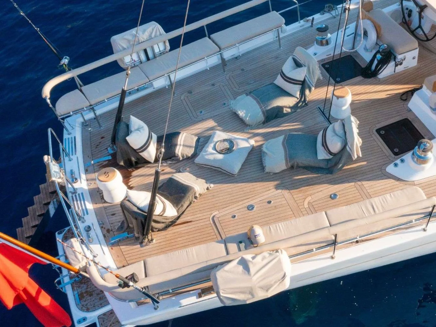 CHAMPAGNE HIPPY | Oyster 825 - Photo 19