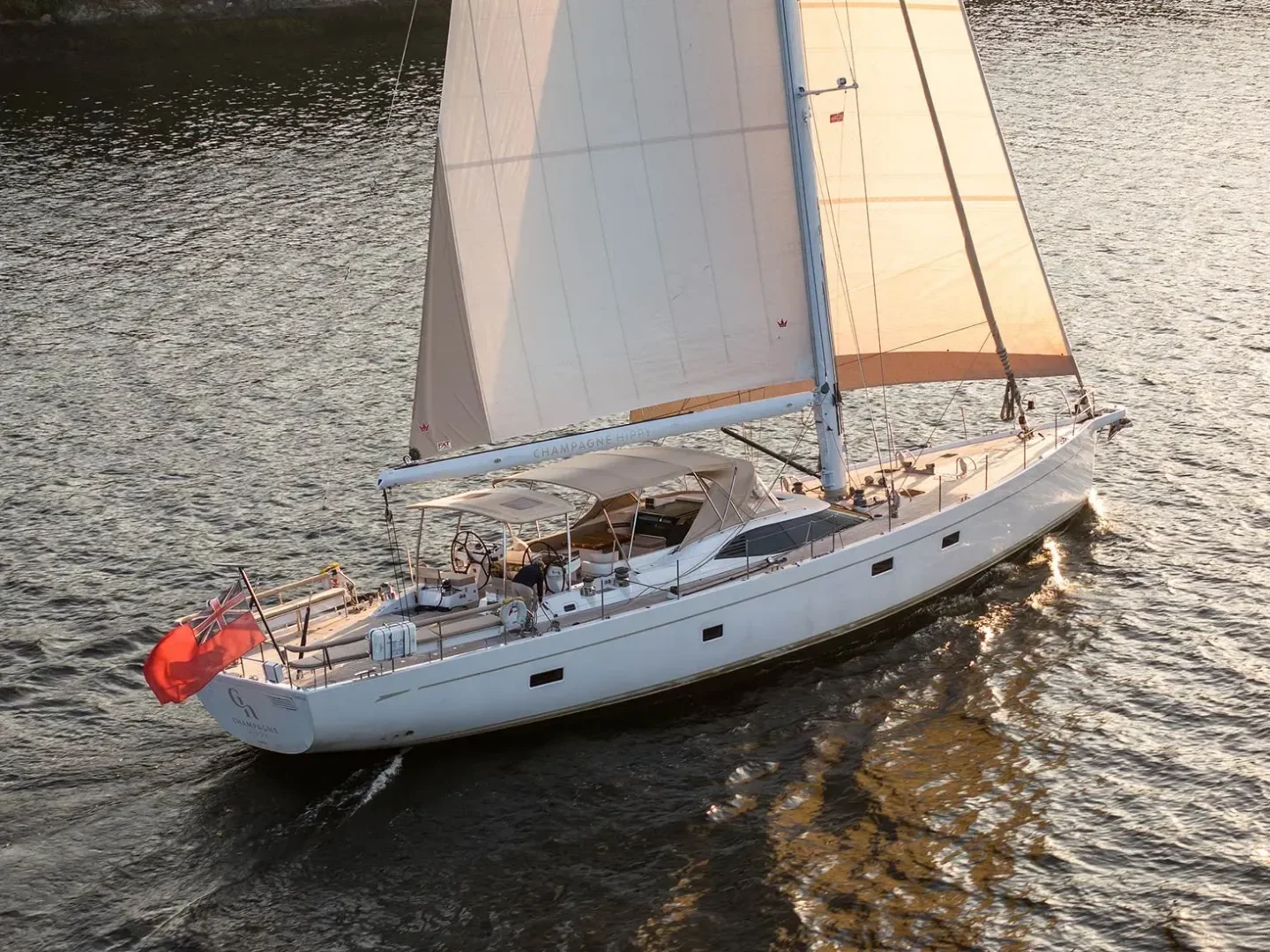 CHAMPAGNE HIPPY | Oyster 825 - Photo 4