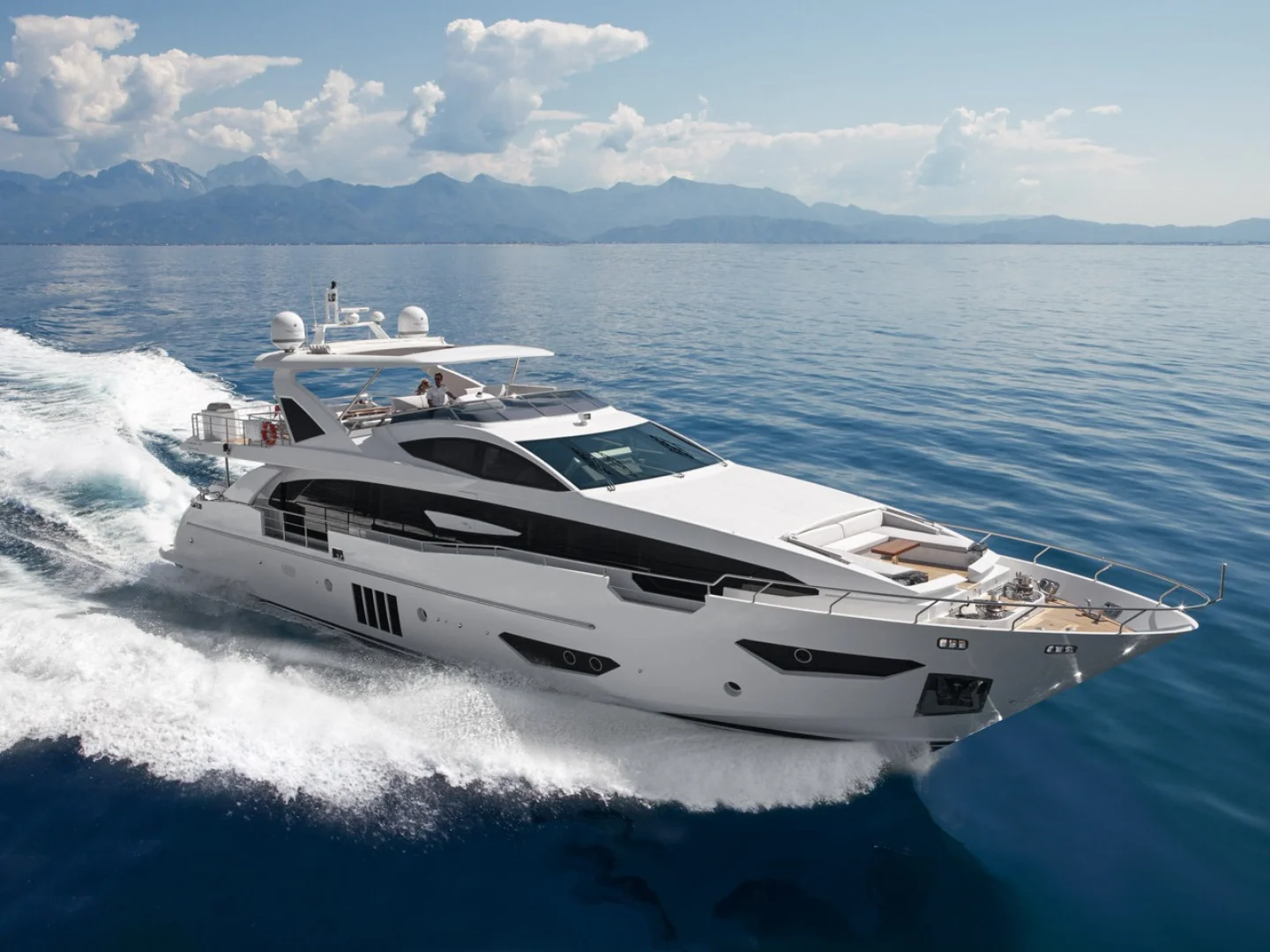 Azimut 30 Metri For Sale