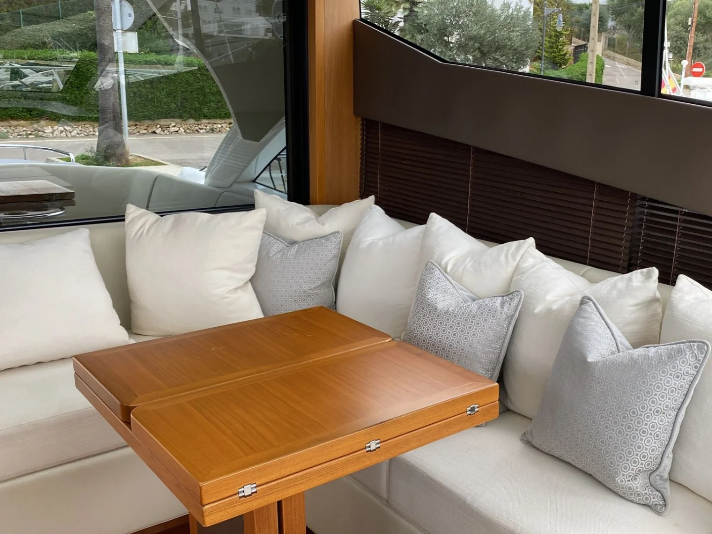 Sunseeker Predator 57 Yacht For Sale - Photo 9