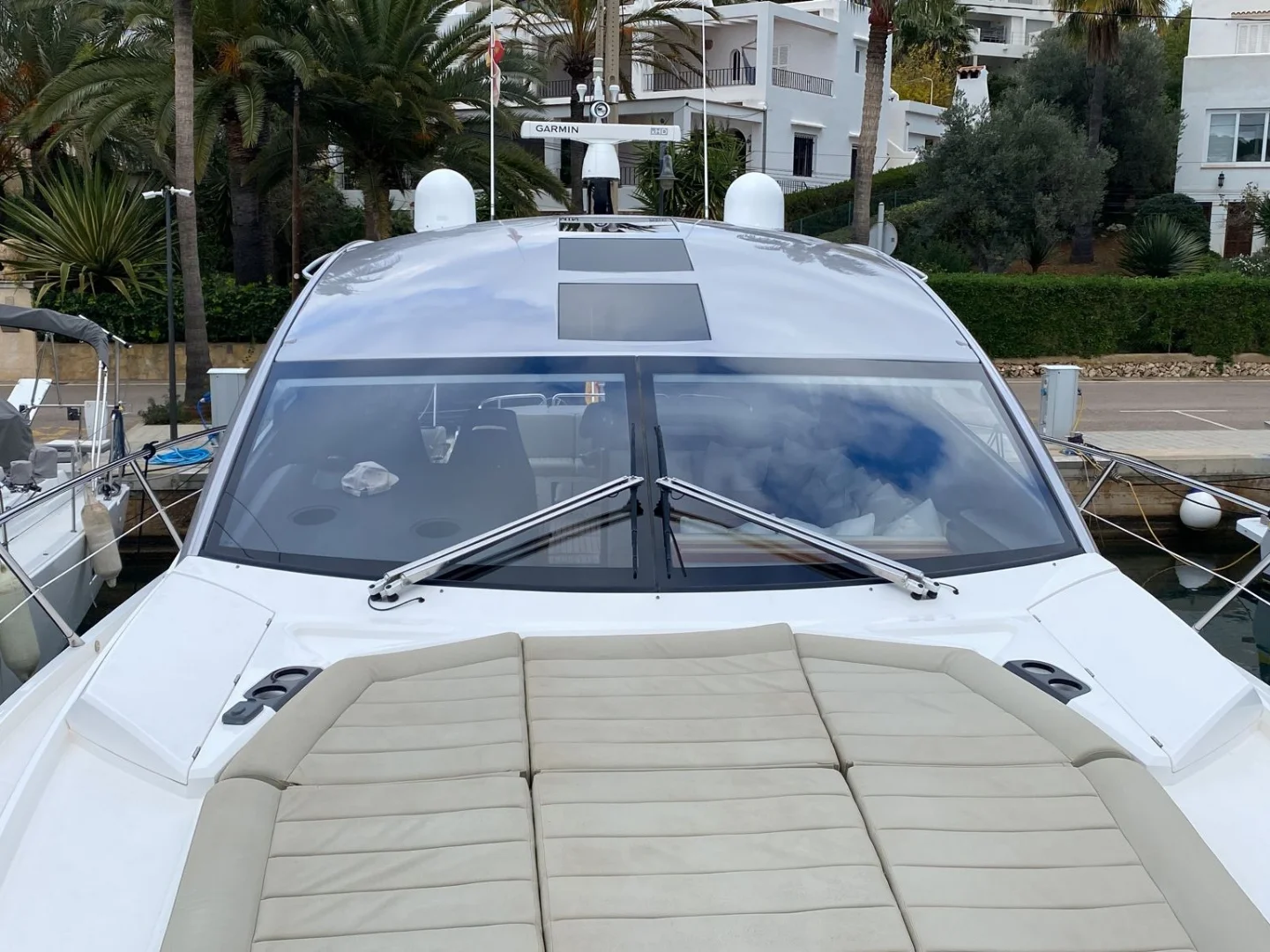 Sunseeker Predator 57 Yacht For Sale - Photo 3