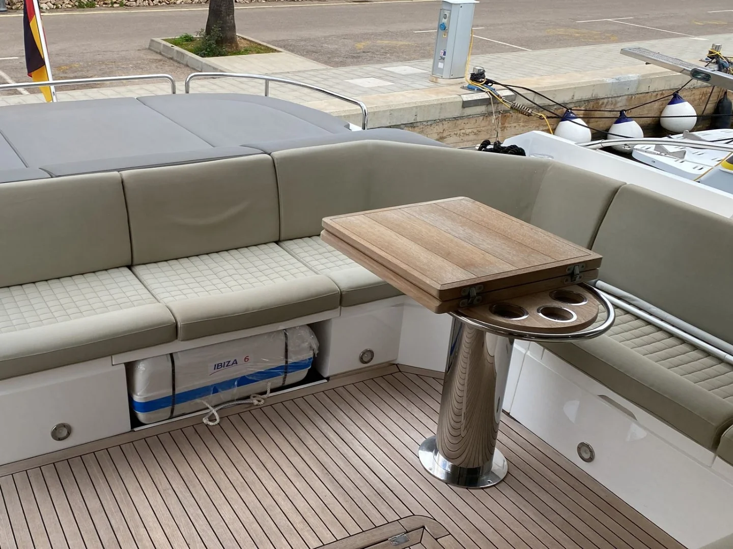Sunseeker Predator 57 Yacht For Sale - Photo 13