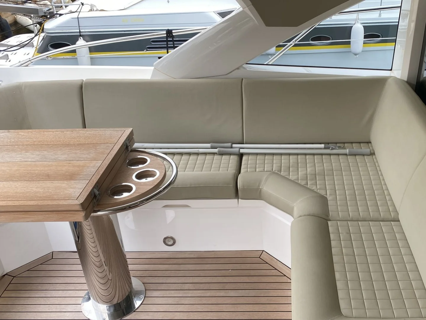 Sunseeker Predator 57 Yacht For Sale - Photo 12
