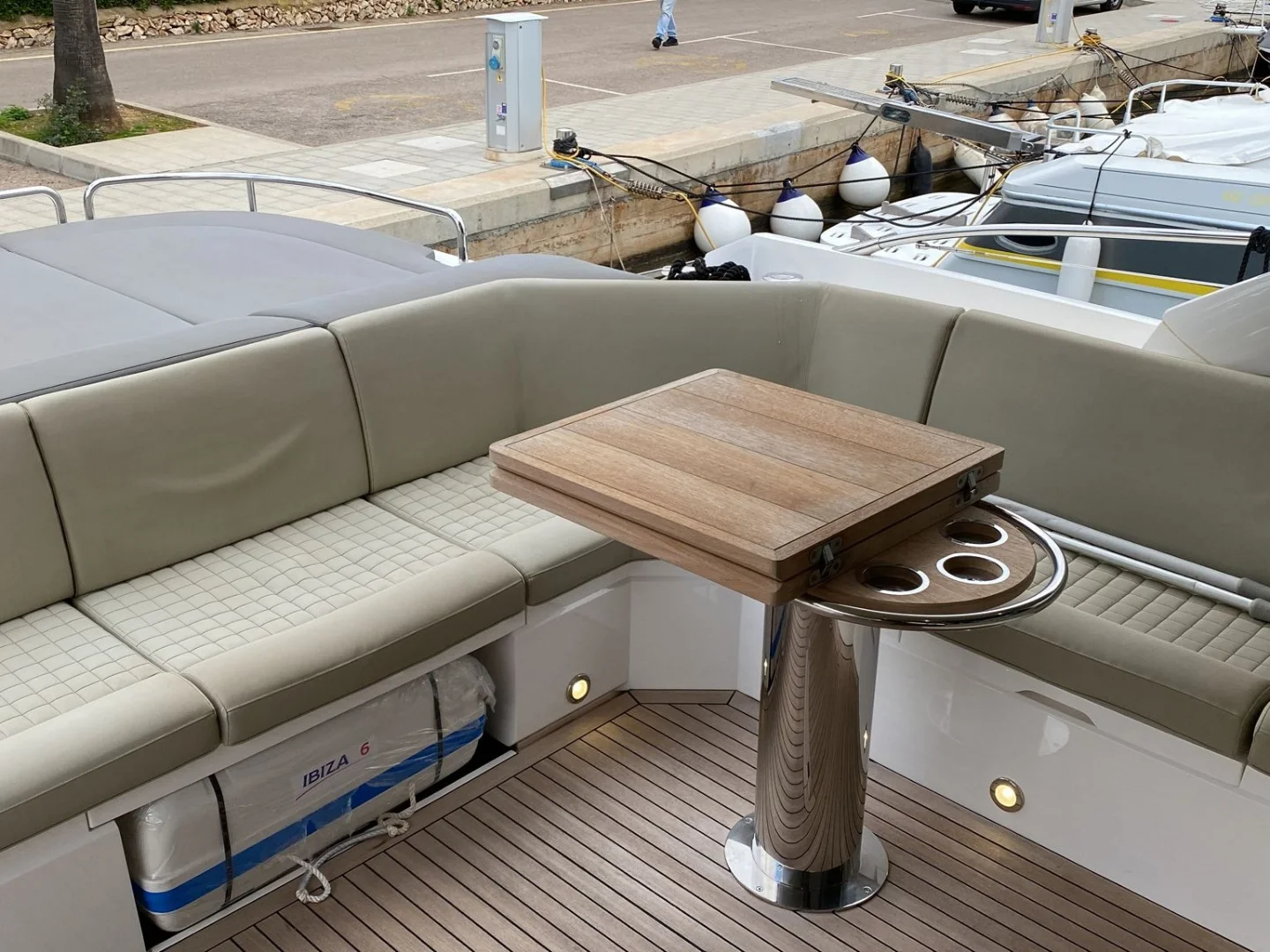 Sunseeker Predator 57 Yacht For Sale - Photo 11