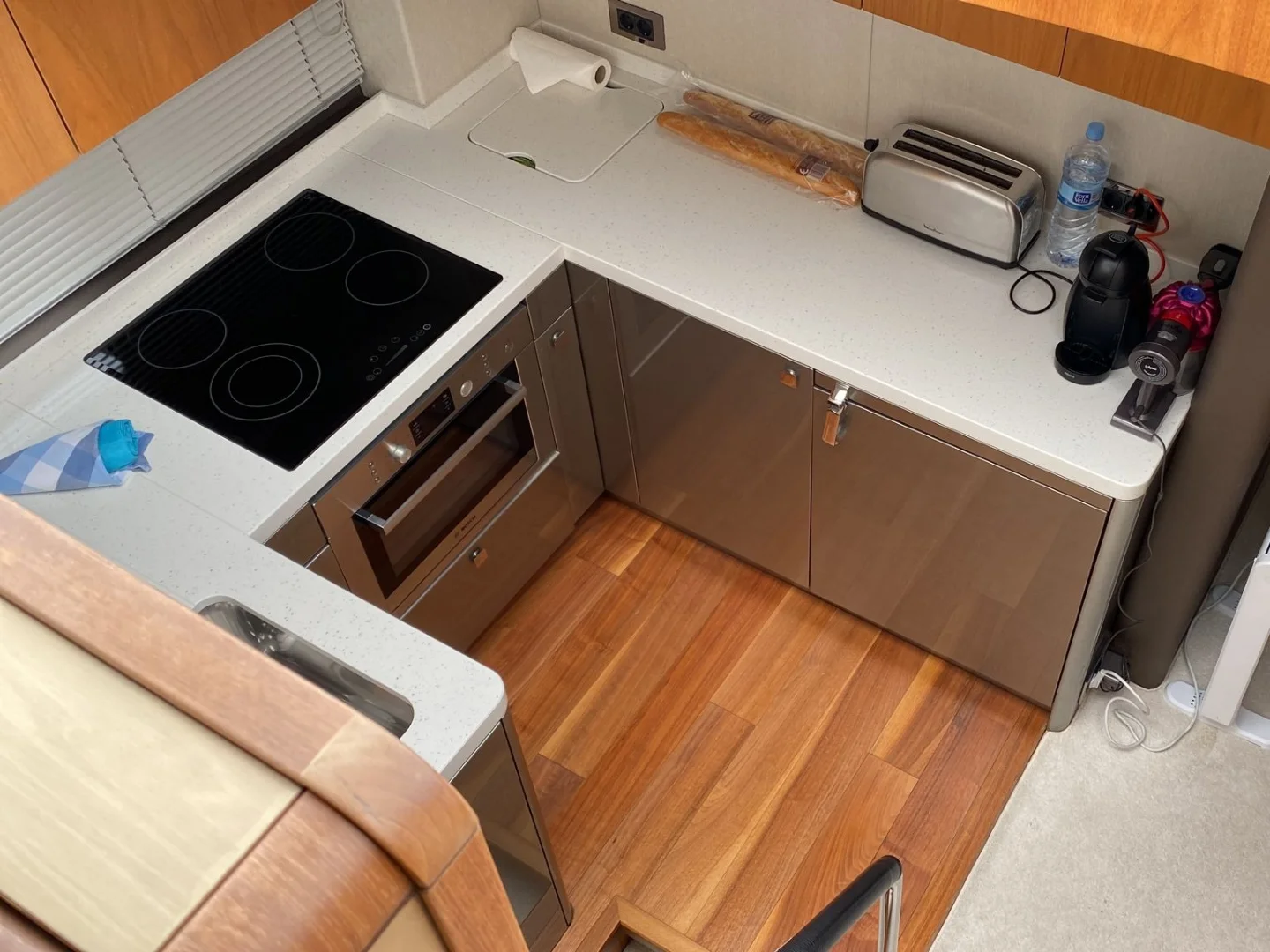Sunseeker Predator 57 Yacht For Sale - Photo 24