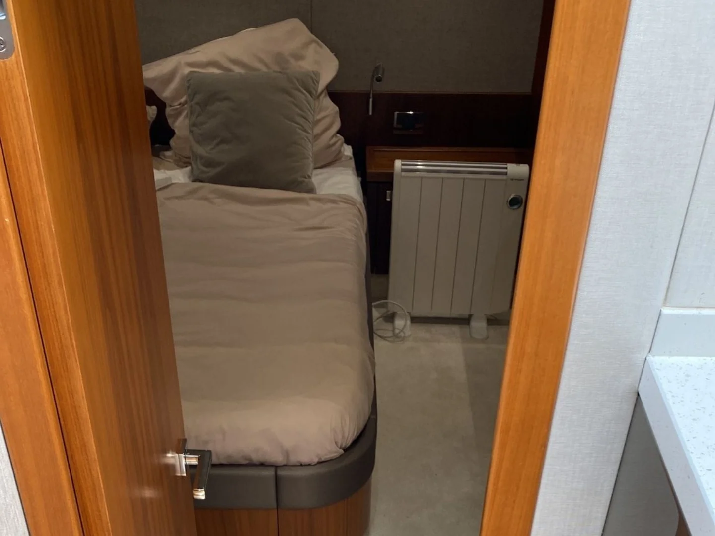 Sunseeker Predator 57 Yacht For Sale - Photo 32