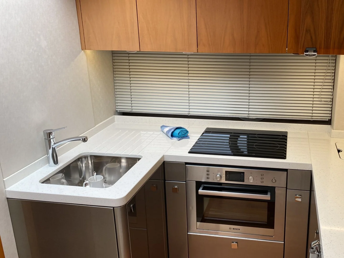Sunseeker Predator 57 Yacht For Sale - Photo 31