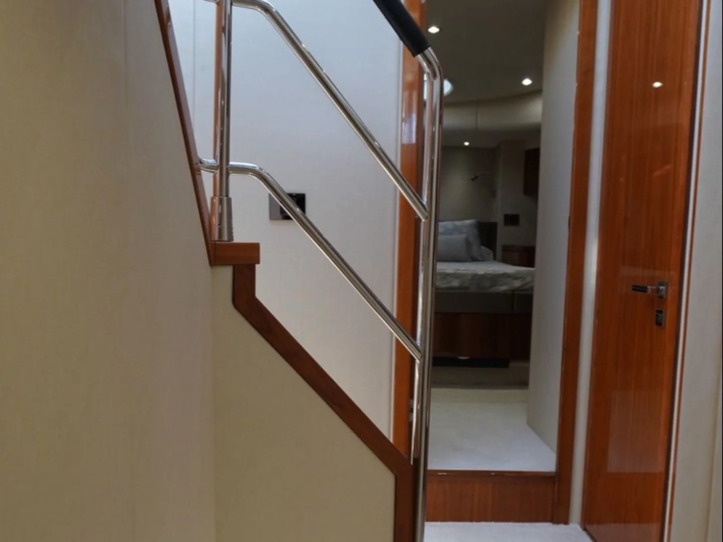 Sunseeker Manhattan 65 Yacht For Sale - Photo 23